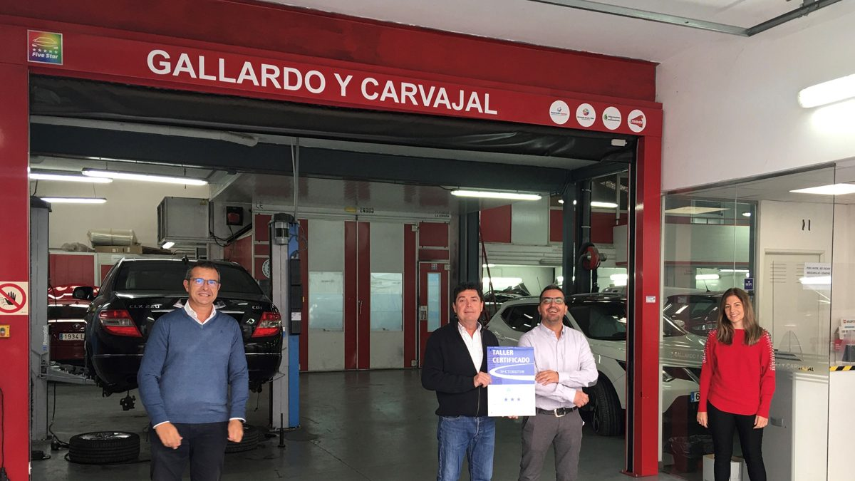 Gallardo y Carvajal, S.L., taller de la red Five Star de Cromax® certificado por Centro Zaragoza en el área de carrocería y pintura.